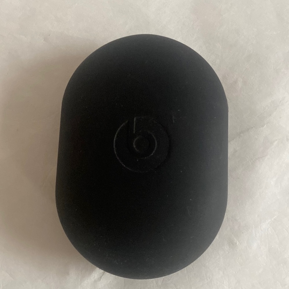 DR. DRE Wireless Beats Zippered Carrying Case Black Silicone